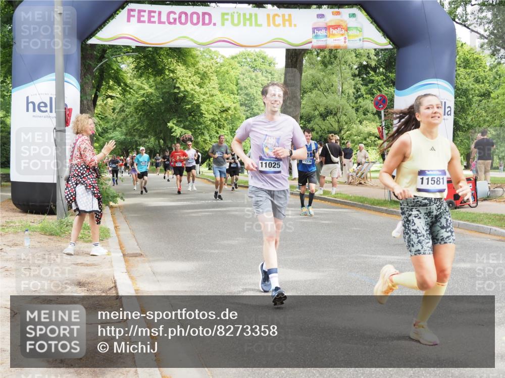 29.06.2025 - hella hamburg halbmarathon MichiJ http://msf.ph/oto/8273358 29.06.2025 10:56:09 Zwischen KM18-KM19 2942, 4649, 9738, 11025, 11581, 15012, 17239, 18616 meine-sportfotos.de