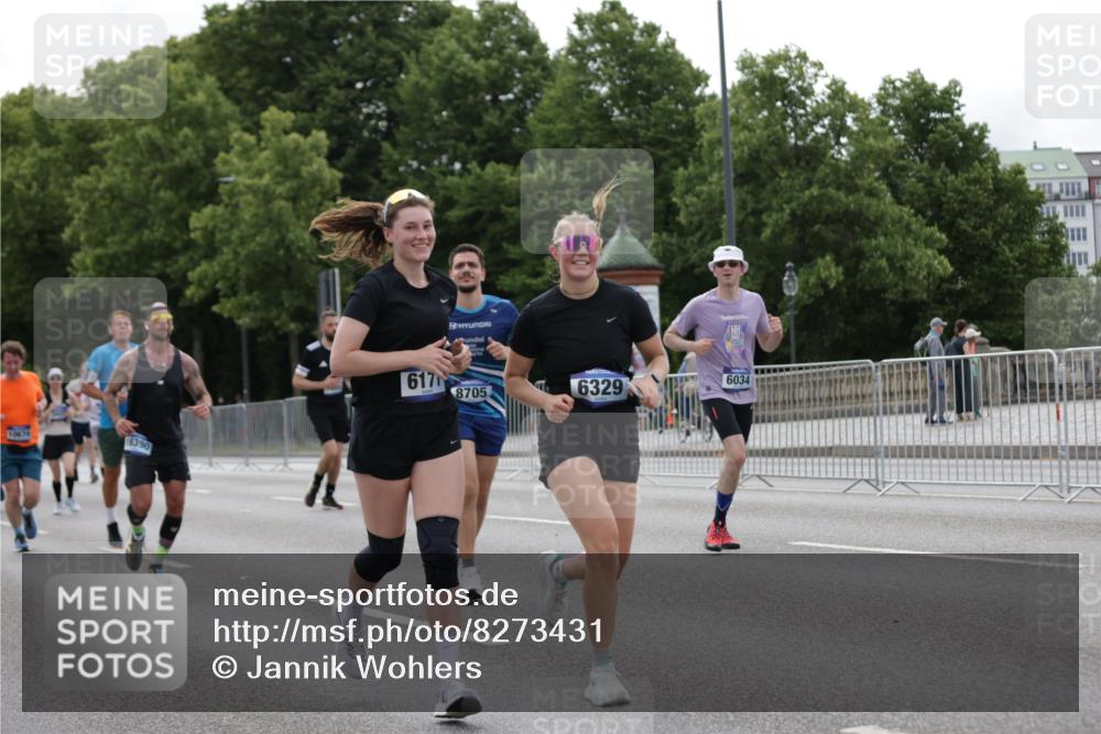 29.06.2025 - hella hamburg halbmarathon Jannik Wohlers http://msf.ph/oto/8273431 29.06.2025 10:34:09 Lombardsbrücke 1025, 2023, 2412, 2510, 2511, 3420, 4540, 5453, 5609, 6034, 6171, 6329, 6571, 6574, 6843, 7386, 7644, 7733, 8705, 9164, 9379, 9448, 9514, 10335, 10674, 11872, 12164, 13311, 13747, 13957, 14918, 15310, 15477, 16238, 16311, 16390, 16682, 16919, 17230, 18158, 18892, 18941 meine-sportfotos.de