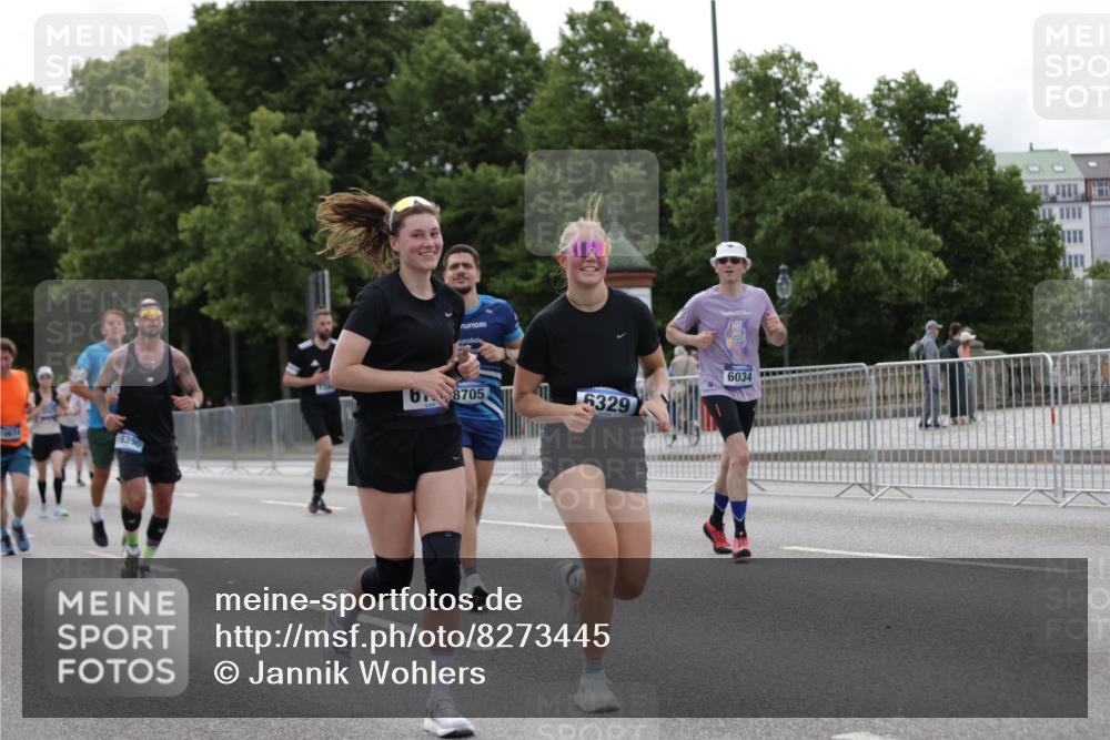 29.06.2025 - hella hamburg halbmarathon Jannik Wohlers http://msf.ph/oto/8273445 29.06.2025 10:34:09 Lombardsbrücke 1025, 2023, 2412, 2510, 2511, 3420, 4540, 5453, 5609, 6034, 6171, 6329, 6571, 6574, 6843, 7386, 7644, 7733, 8705, 9164, 9379, 9448, 9514, 10335, 10674, 11872, 12164, 13311, 13747, 13957, 14918, 15310, 15477, 16238, 16311, 16390, 16682, 16919, 17230, 18158, 18892, 18941 meine-sportfotos.de