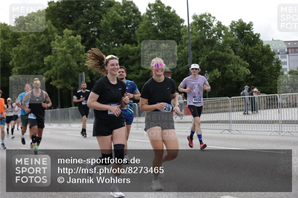 29.06.2025 - hella hamburg halbmarathon Jannik Wohlers http://msf.ph/oto/8273465 29.06.2025 10:34:09 Lombardsbrücke 1025, 2023, 2412, 2510, 2511, 3420, 4540, 5453, 5609, 6034, 6171, 6329, 6571, 6574, 6843, 7386, 7644, 7733, 8705, 9164, 9379, 9448, 9514, 10335, 10674, 11872, 12164, 13311, 13747, 13957, 14918, 15310, 15477, 16238, 16311, 16390, 16682, 16919, 17230, 18158, 18892, 18941 meine-sportfotos.de