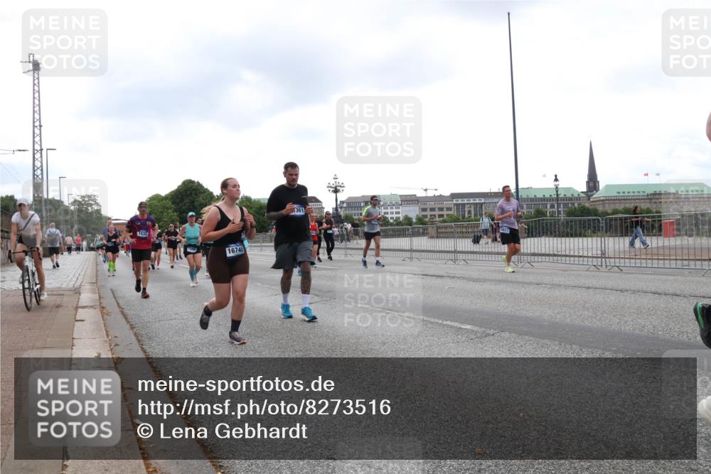29.06.2025 - hella hamburg halbmarathon Lena Gebhardt http://msf.ph/oto/8273516 29.06.2025 10:46:23 Lombardsbrücke 1004, 1371, 1375, 1429, 1465, 1532, 1608, 1837, 1867, 1868, 2398, 2423, 2500, 2697, 2773, 2813, 2951, 3410, 3469, 3734, 4119, 4223, 4355, 4448, 4604, 5697, 5703, 5769, 5770, 5854, 5892, 6068, 6124, 6161, 6333, 6392, 7303, 7364, 7368, 7374, 7605, 7767, 7894, 7960, 7983, 8047, 8477, 8551, 8700, 9129, 9337, 9426, 9445, 9691, 10153, 10230, 11358, 11361, 11876, 11910, 12298, 12333, 12507, 12522, 13969, 14261, 15852, 16882, 16987 meine-sportfotos.de