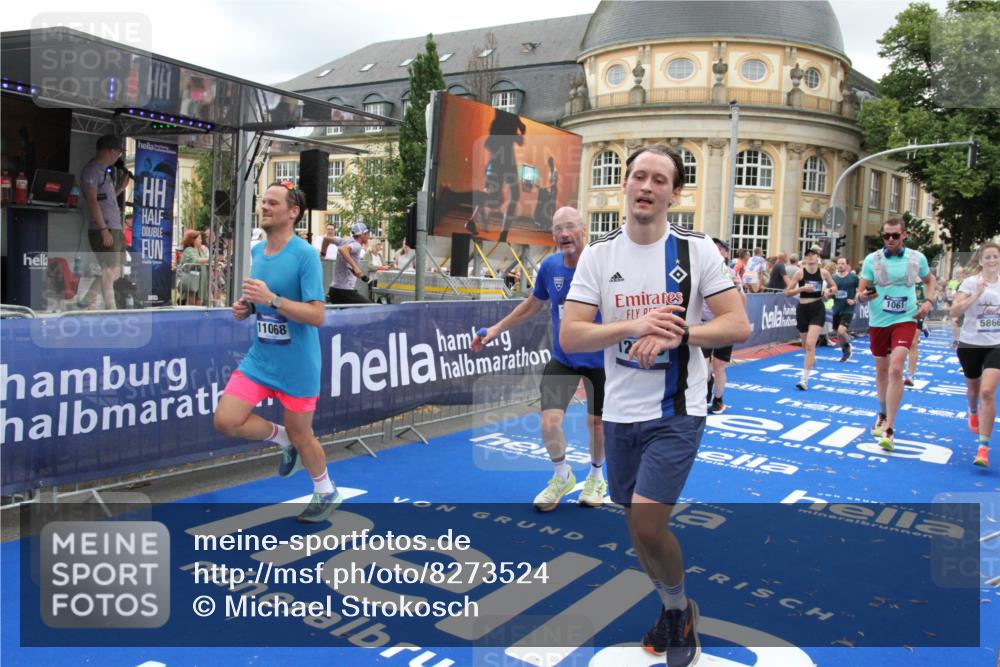 29.06.2025 - hella hamburg halbmarathon Michael Strokosch http://msf.ph/oto/8273524 29.06.2025 10:53:35 Ziel 1030, 1061, 1098, 1499, 1783, 2070, 3399, 5866, 6628, 11068, 12909, 13912, 15113, 15497, 15856, 17710, 18450, 18612 meine-sportfotos.de