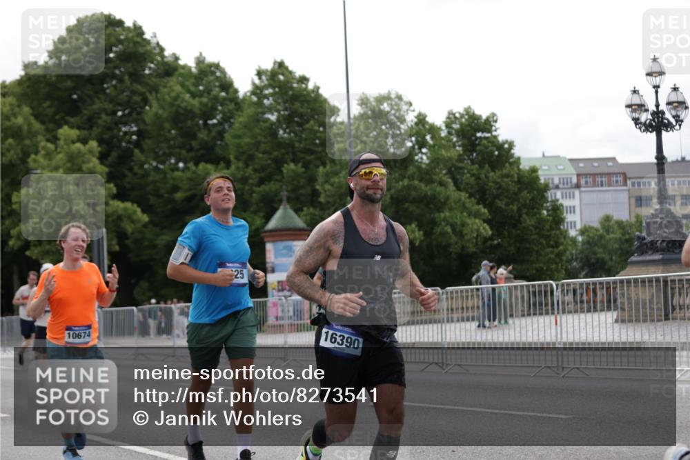29.06.2025 - hella hamburg halbmarathon Jannik Wohlers http://msf.ph/oto/8273541 29.06.2025 10:34:12 Lombardsbrücke 1025, 2023, 2412, 3130, 3420, 4540, 5453, 6034, 6171, 6329, 6571, 6843, 7386, 7644, 7733, 8705, 9122, 9164, 9379, 9448, 9514, 10335, 10674, 11245, 11872, 12164, 13311, 13416, 13957, 15310, 15477, 16238, 16311, 16390, 16682, 16919, 17230, 17412, 18158, 18892, 18941 meine-sportfotos.de