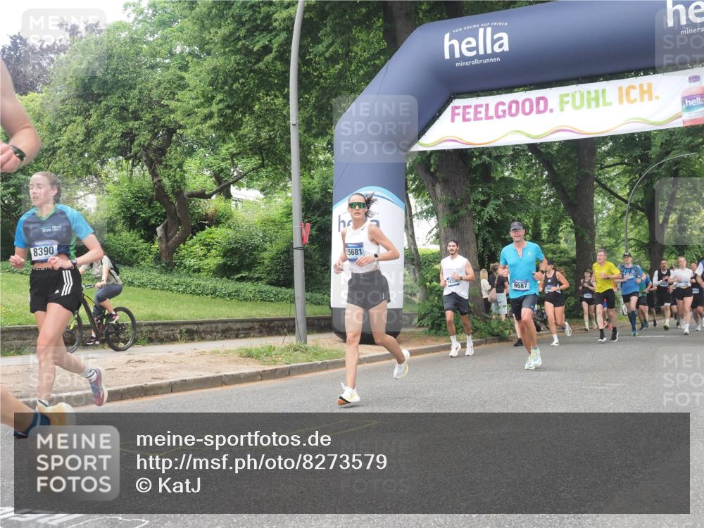 29.06.2025 - hella hamburg halbmarathon KatJ http://msf.ph/oto/8273579 29.06.2025 10:40:05 Zwischen KM18-KM19 2444, 3208, 3209, 5194, 8390, 8587 meine-sportfotos.de