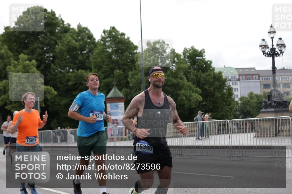 29.06.2025 - hella hamburg halbmarathon Jannik Wohlers http://msf.ph/oto/8273596 29.06.2025 10:34:12 Lombardsbrücke 1025, 2023, 2412, 3130, 3420, 4540, 5453, 6034, 6171, 6329, 6571, 6843, 7386, 7644, 7733, 8705, 9122, 9164, 9379, 9448, 9514, 10335, 10674, 11245, 11872, 12164, 13311, 13416, 13957, 15310, 15477, 16238, 16311, 16390, 16682, 16919, 17230, 17412, 18158, 18892, 18941 meine-sportfotos.de
