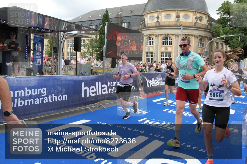 29.06.2025 - hella hamburg halbmarathon Michael Strokosch http://msf.ph/oto/8273636 29.06.2025 10:53:36 Ziel 1030, 1061, 1098, 1499, 1502, 1783, 2070, 3399, 5866, 6628, 6762, 10549, 11068, 12909, 13912, 15113, 15497, 15856, 17710, 18450, 18612, 18666 meine-sportfotos.de