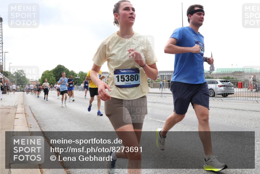 29.06.2025 - hella hamburg halbmarathon Lena Gebhardt http://msf.ph/oto/8273691 29.06.2025 10:34:57 Lombardsbrücke 17344, 15380, 20, 1025, 1284, 1497, 1849, 2023, 2355, 2376, 2751, 3130, 3409, 3420, 4564, 4884, 5027, 5453, 6034, 6171, 6189, 6310, 6329, 6335, 6379, 6397, 6803, 6843, 7020, 7267, 7299, 7386, 7644, 7733, 7927, 8369, 8793, 9122, 9164, 9248, 9448, 9514, 10335, 10358, 10464, 10606, 10674, 11122, 11233, 11245, 11359, 11646, 11886, 12019, 12164, 12236, 12382, 12764, 15477, 16238, 16311, 16390, 16682 meine-sportfotos.de