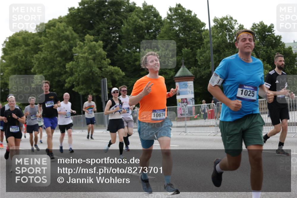 29.06.2025 - hella hamburg halbmarathon Jannik Wohlers http://msf.ph/oto/8273701 29.06.2025 10:34:13 Lombardsbrücke 1025, 2023, 2412, 3130, 3420, 4540, 5453, 6034, 6171, 6329, 6571, 6843, 7386, 7644, 7733, 8705, 9122, 9164, 9379, 9448, 9514, 10335, 10674, 11245, 11872, 12164, 12382, 13311, 13416, 15310, 15380, 15477, 16238, 16311, 16390, 16682, 16919, 17412, 18158, 18892, 18941 meine-sportfotos.de
