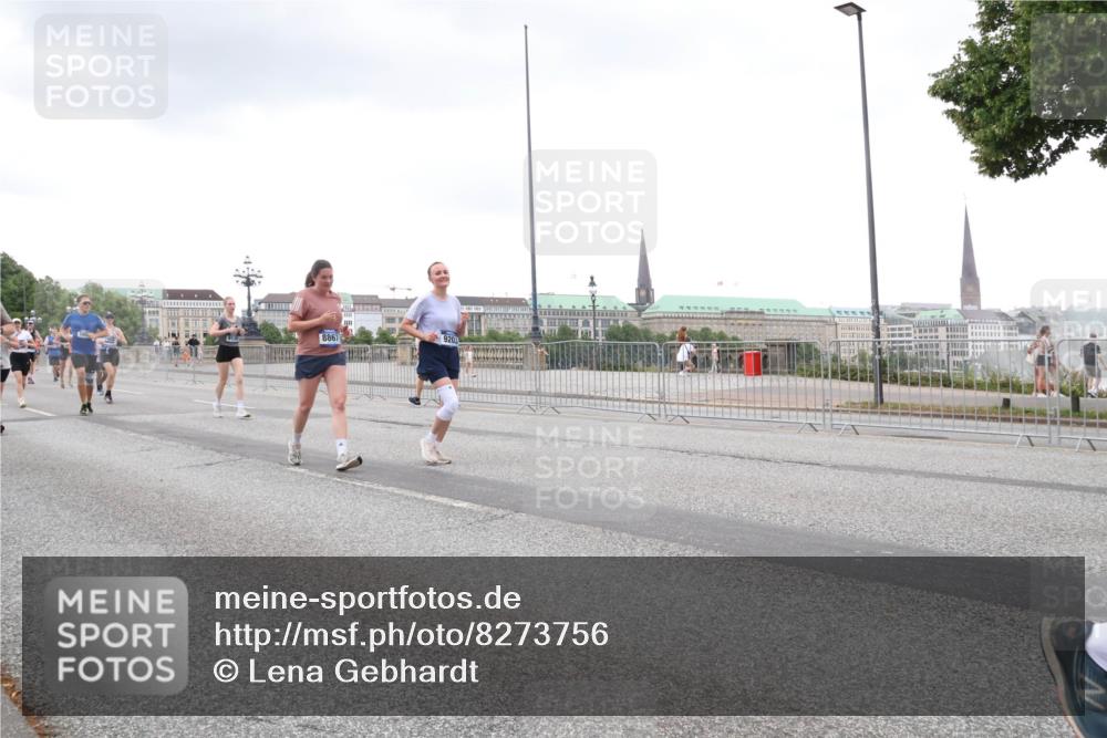 29.06.2025 - hella hamburg halbmarathon Lena Gebhardt http://msf.ph/oto/8273756 29.06.2025 10:54:29 Lombardsbrücke 8867, 920, 1198, 1263, 1762, 1779, 1822, 1949, 2084, 2244, 2532, 2586, 2600, 2761, 3187, 3188, 3364, 3465, 3467, 3761, 3795, 3857, 4323, 4685, 4720, 4838, 4971, 5157, 5185, 5216, 5309, 5514, 5804, 5817, 5882, 5898, 5933, 5993, 6023, 6279, 6468, 6583, 6982, 6987, 6988, 7498, 7670, 7874, 7946, 7986, 8012, 8801, 8803, 8867, 9130, 9138, 9203, 9521, 10207, 10331, 10471, 11033, 11287, 11354, 11567, 11569, 11785, 12268, 12270, 12930, 13272 meine-sportfotos.de
