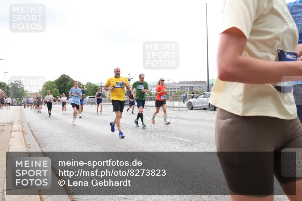 29.06.2025 - hella hamburg halbmarathon Lena Gebhardt http://msf.ph/oto/8273823 29.06.2025 10:34:58 Lombardsbrücke 7344, 10, 6335, 14527, 1025, 1284, 1497, 1849, 2023, 2355, 2376, 2751, 3130, 3409, 3420, 4564, 4884, 5027, 5453, 6034, 6171, 6189, 6310, 6329, 6335, 6379, 6397, 6803, 6843, 7020, 7267, 7299, 7386, 7644, 7733, 7927, 8369, 8793, 9122, 9164, 9248, 9448, 9514, 10335, 10358, 10464, 10606, 10674, 11122, 11233, 11245, 11359, 11646, 11886, 12019, 12164, 12236, 12382, 12764, 15477, 16238, 16311, 16390 meine-sportfotos.de
