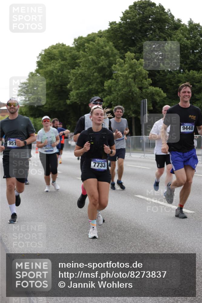 29.06.2025 - hella hamburg halbmarathon Jannik Wohlers http://msf.ph/oto/8273837 29.06.2025 10:34:15 Lombardsbrücke 1025, 2023, 3130, 3420, 4540, 5453, 6034, 6171, 6329, 6843, 7020, 7386, 7644, 7733, 8705, 9122, 9164, 9448, 9514, 10335, 10674, 11122, 11245, 12164, 12382, 13311, 13416, 13471, 13473, 14273, 15310, 15380, 15477, 16238, 16311, 16390, 16682, 17412, 18158, 18892 meine-sportfotos.de