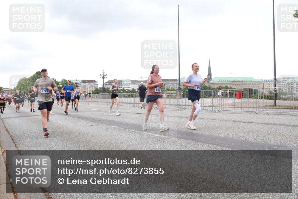 29.06.2025 - hella hamburg halbmarathon Lena Gebhardt http://msf.ph/oto/8273855 29.06.2025 10:54:30 Lombardsbrücke 4720, 8867, 9203, 1198, 1263, 1762, 1779, 1822, 1949, 2084, 2244, 2532, 2586, 2600, 2632, 2761, 3187, 3188, 3364, 3465, 3467, 3761, 3795, 3857, 4323, 4685, 4720, 4838, 4971, 5157, 5185, 5216, 5309, 5514, 5804, 5817, 5882, 5933, 5993, 6023, 6279, 6468, 6583, 6982, 6987, 6988, 7498, 7670, 7874, 7946, 7986, 8012, 8801, 8803, 8867, 9130, 9138, 9203, 9521, 10207, 10331, 10471, 11033, 11287, 11354, 11567, 11569, 11785, 12268, 12270, 12930, 13272 meine-sportfotos.de