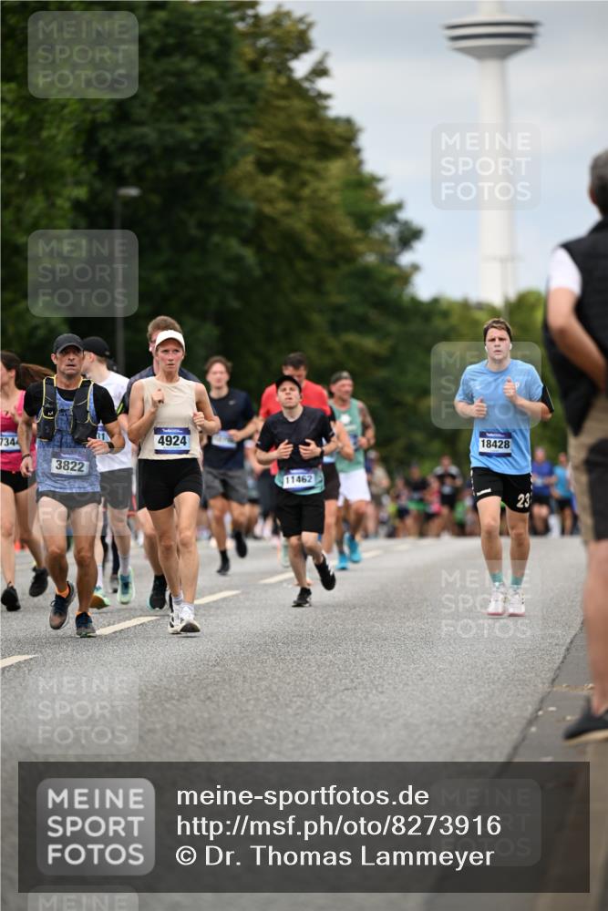 29.06.2025 - hella hamburg halbmarathon Dr. Thomas Lammeyer http://msf.ph/oto/8273916 29.06.2025 10:36:08 Kennedybrücke 1235, 1292, 2349, 2672, 3239, 3358, 3707, 3751, 3752, 3778, 4314, 4365, 4605, 4924, 5496, 5601, 5658, 5743, 6218, 6344, 7239, 7295, 7334, 7344, 7535, 7570, 7695, 7816, 7898, 8072, 8073, 8124, 8127, 8304, 8538, 8757, 9478, 9604, 9882, 10248, 10421, 10924, 11168 meine-sportfotos.de