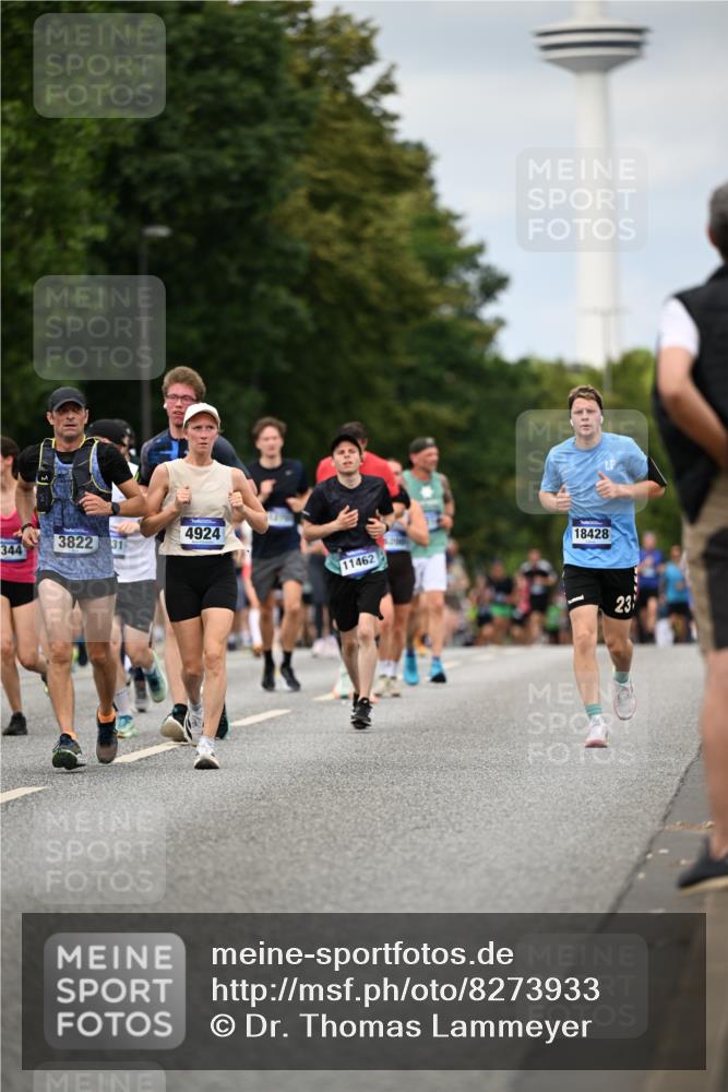 29.06.2025 - hella hamburg halbmarathon Dr. Thomas Lammeyer http://msf.ph/oto/8273933 29.06.2025 10:36:08 Kennedybrücke 1235, 1292, 2349, 2672, 3239, 3358, 3707, 3751, 3752, 3778, 4314, 4365, 4605, 4924, 5496, 5601, 5658, 5743, 6218, 6344, 7239, 7295, 7334, 7344, 7535, 7570, 7695, 7816, 7898, 8072, 8073, 8124, 8127, 8304, 8538, 8757, 9478, 9604, 9882, 10248, 10421, 10924, 11168 meine-sportfotos.de