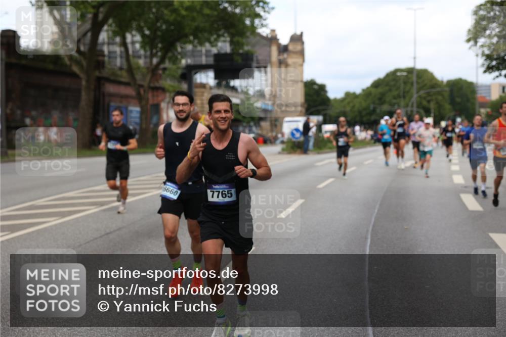 29.06.2025 - hella hamburg halbmarathon Yannick Fuchs http://msf.ph/oto/8273998 29.06.2025 10:37:12 20KM 1353, 1675, 1700, 1735, 2233, 4235, 5011, 5124, 5436, 7035, 7448, 7734, 7765, 7865, 9364, 9371, 9534, 9833, 10216, 10469, 11907, 12839, 13446, 14226, 14447, 14560, 14813, 15095, 15175, 15255, 15297, 15301, 15328, 15535, 16295, 16333, 16660, 16677, 17000, 17177, 17733, 17864, 17911, 18004, 18275, 18304, 18559, 18632, 18659, 18680, 18920 meine-sportfotos.de