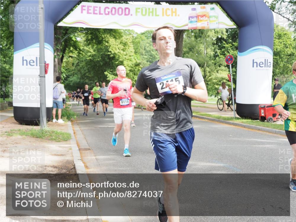 29.06.2025 - hella hamburg halbmarathon MichiJ http://msf.ph/oto/8274037 29.06.2025 10:31:29 Zwischen KM18-KM19 2415, 4080, 5477, 7865, 9114, 9534, 10099, 13897, 14813, 16224, 17516, 19009, 19229 meine-sportfotos.de