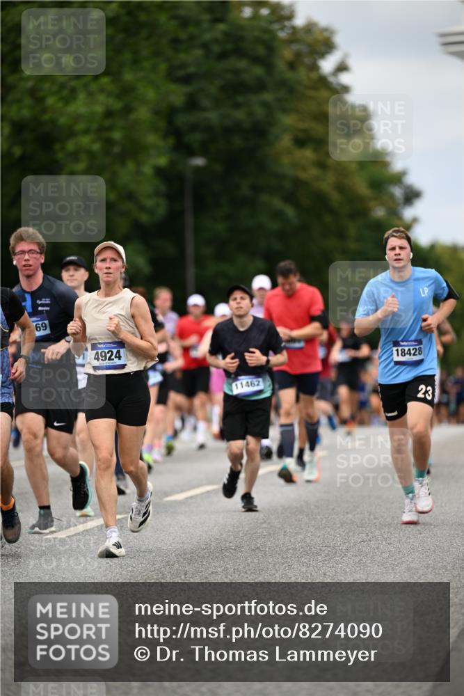 29.06.2025 - hella hamburg halbmarathon Dr. Thomas Lammeyer http://msf.ph/oto/8274090 29.06.2025 10:36:11 Kennedybrücke 1292, 1987, 2349, 2672, 2943, 3239, 3358, 3707, 3751, 3752, 3778, 4314, 4365, 4605, 4924, 5496, 5601, 5658, 5743, 6218, 7239, 7295, 7334, 7344, 7535, 7570, 7695, 7816, 7898, 8072, 8073, 8124, 8127, 8303, 8304, 8538, 8757, 9604, 9882, 10248, 10421, 10924, 11168 meine-sportfotos.de