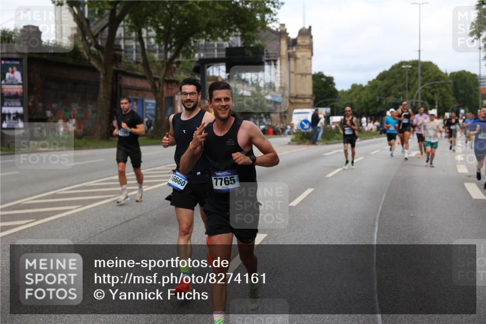 29.06.2025 - hella hamburg halbmarathon Yannick Fuchs http://msf.ph/oto/8274161 29.06.2025 10:37:12 20KM 1353, 1675, 1700, 1735, 2233, 4235, 5011, 5124, 5436, 7035, 7448, 7734, 7765, 7865, 9364, 9371, 9534, 9833, 10216, 10469, 11907, 12839, 13446, 14226, 14447, 14560, 14813, 15095, 15175, 15255, 15297, 15301, 15328, 15535, 16295, 16333, 16660, 16677, 17000, 17177, 17733, 17864, 17911, 18004, 18275, 18304, 18559, 18632, 18659, 18680, 18920 meine-sportfotos.de