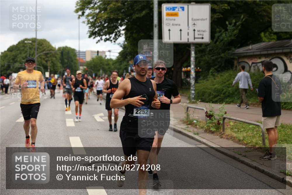 29.06.2025 - hella hamburg halbmarathon Yannick Fuchs http://msf.ph/oto/8274208 29.06.2025 10:49:16 20KM 1120, 1143, 1179, 1834, 2029, 2252, 2448, 2612, 3037, 3256, 4249, 4616, 4868, 4897, 5021, 5643, 6355, 6891, 7147, 7221, 8573, 8618, 8691, 10044, 10188, 10582, 11231, 11568, 12248, 12483, 12544, 12545, 12584, 13234, 13236, 13267, 13470, 14750, 14845, 14909, 15300, 15584, 15854, 15868, 15896, 16108, 16110, 16213, 16334, 16609, 17133, 17603, 17940, 18031, 18190, 18290, 19047 meine-sportfotos.de