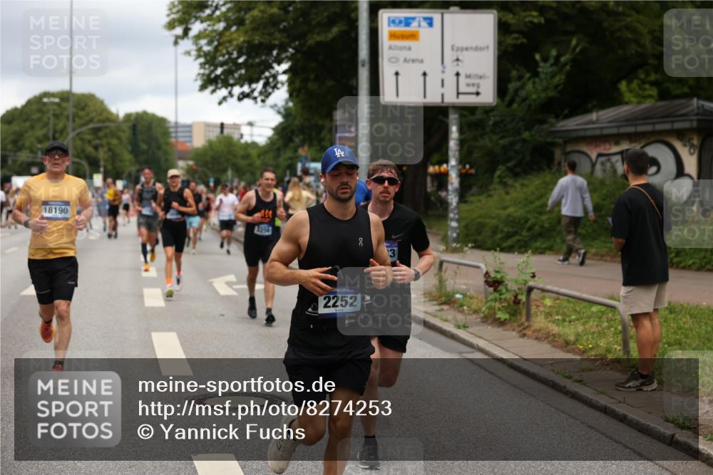 29.06.2025 - hella hamburg halbmarathon Yannick Fuchs http://msf.ph/oto/8274253 29.06.2025 10:49:16 20KM 1120, 1143, 1179, 1834, 2029, 2252, 2448, 2612, 3037, 3256, 4249, 4616, 4868, 4897, 5021, 5643, 6355, 6891, 7147, 7221, 8573, 8618, 8691, 10044, 10188, 10582, 11231, 11568, 12248, 12483, 12544, 12545, 12584, 13234, 13236, 13267, 13470, 14750, 14845, 14909, 15300, 15584, 15854, 15868, 15896, 16108, 16110, 16213, 16334, 16609, 17133, 17603, 17940, 18031, 18190, 18290, 19047 meine-sportfotos.de