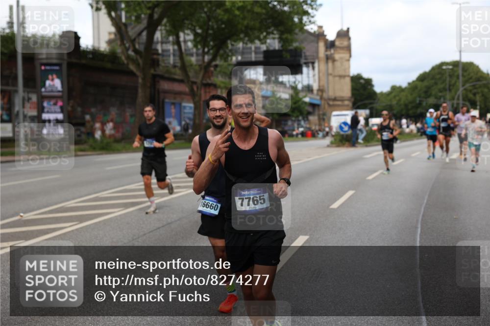29.06.2025 - hella hamburg halbmarathon Yannick Fuchs http://msf.ph/oto/8274277 29.06.2025 10:37:12 20KM 1353, 1675, 1700, 1735, 2233, 4235, 5011, 5124, 5436, 7035, 7448, 7734, 7765, 7865, 9364, 9371, 9534, 9833, 10216, 10469, 11907, 12839, 13446, 14226, 14447, 14560, 14813, 15095, 15175, 15255, 15297, 15301, 15328, 15535, 16295, 16333, 16660, 16677, 17000, 17177, 17733, 17864, 17911, 18004, 18275, 18304, 18559, 18632, 18659, 18680, 18920 meine-sportfotos.de