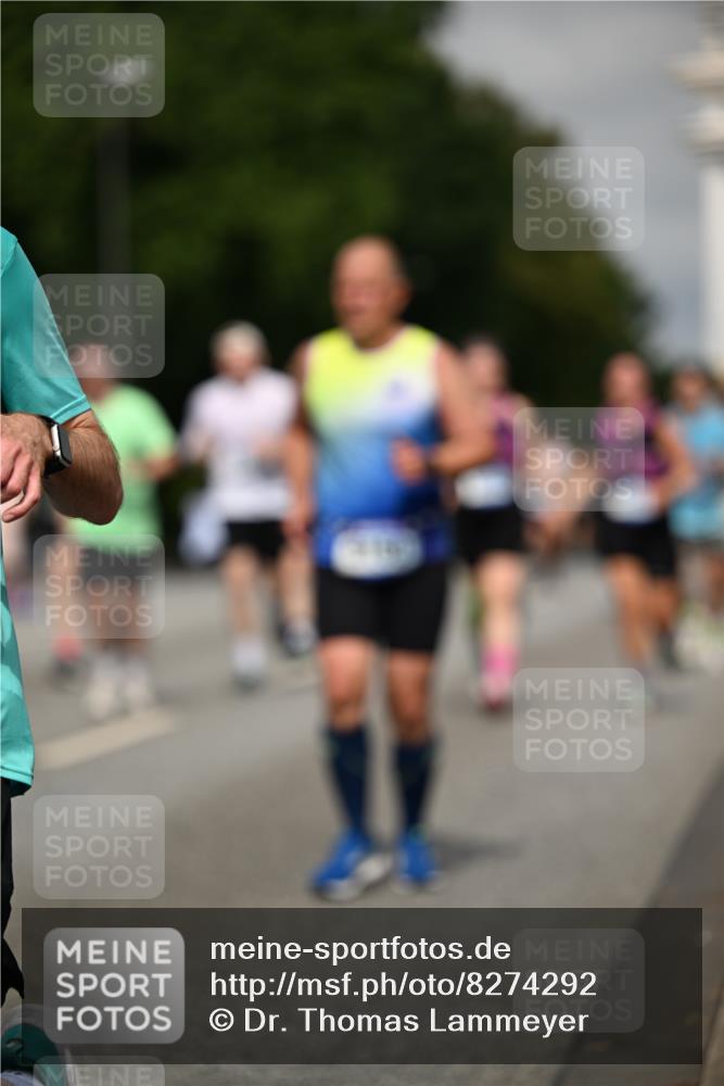 29.06.2025 - hella hamburg halbmarathon Dr. Thomas Lammeyer http://msf.ph/oto/8274292 29.06.2025 10:15:26 Kennedybrücke 1166, 1531, 1866, 1992, 4227, 5254, 5379, 5990, 5991, 7571, 9169, 9191, 10372, 10428, 11321 meine-sportfotos.de