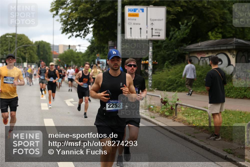 29.06.2025 - hella hamburg halbmarathon Yannick Fuchs http://msf.ph/oto/8274293 29.06.2025 10:49:17 20KM 1120, 1143, 1179, 1834, 2029, 2252, 2448, 2612, 3037, 3256, 4249, 4616, 4868, 4897, 5021, 5643, 6355, 6891, 7147, 7221, 8573, 8618, 8691, 10044, 10188, 10582, 11231, 11568, 12248, 12483, 12544, 12545, 12584, 13234, 13236, 13470, 14750, 14845, 14909, 15300, 15584, 15854, 15868, 15896, 16108, 16110, 16213, 16334, 16609, 17133, 17603, 17940, 18031, 18190, 18290, 19047 meine-sportfotos.de