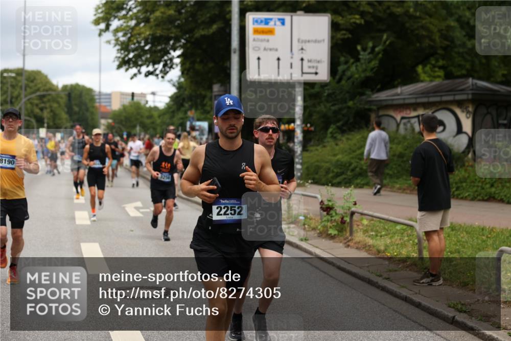 29.06.2025 - hella hamburg halbmarathon Yannick Fuchs http://msf.ph/oto/8274305 29.06.2025 10:49:17 20KM 1120, 1143, 1179, 1834, 2029, 2252, 2448, 2612, 3037, 3256, 4249, 4616, 4868, 4897, 5021, 5643, 6355, 6891, 7147, 7221, 8573, 8618, 8691, 10044, 10188, 10582, 11231, 11568, 12248, 12483, 12544, 12545, 12584, 13234, 13236, 13470, 14750, 14845, 14909, 15300, 15584, 15854, 15868, 15896, 16108, 16110, 16213, 16334, 16609, 17133, 17603, 17940, 18031, 18190, 18290, 19047 meine-sportfotos.de