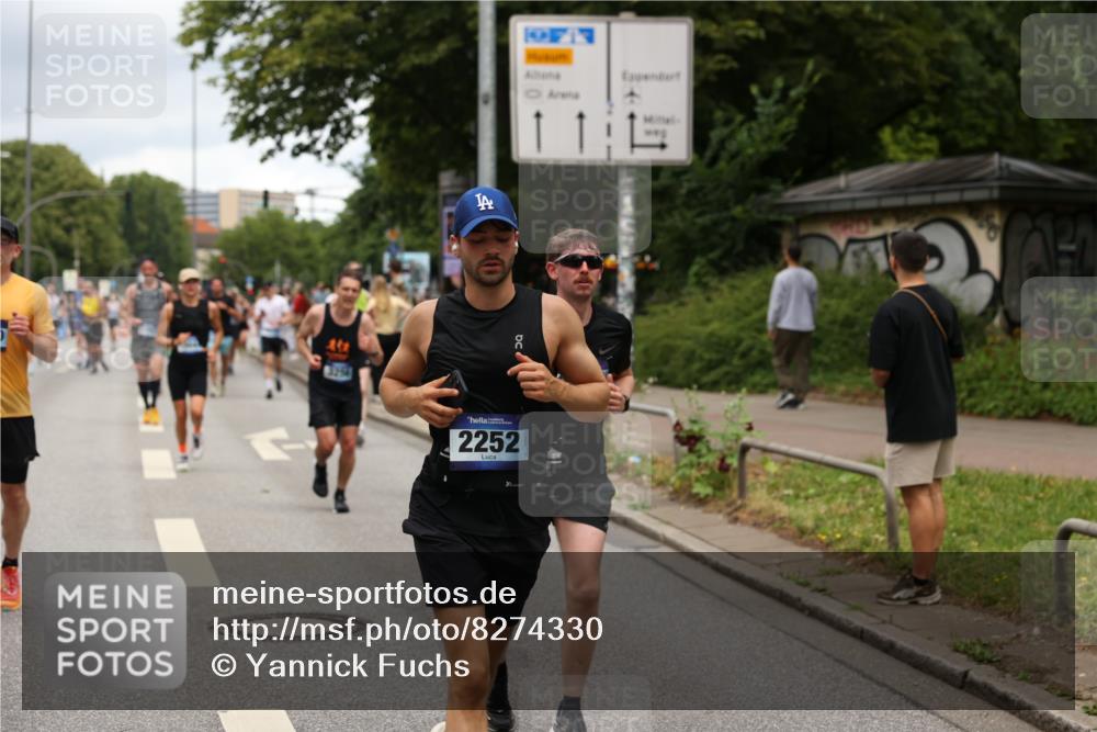 29.06.2025 - hella hamburg halbmarathon Yannick Fuchs http://msf.ph/oto/8274330 29.06.2025 10:49:17 20KM 1120, 1143, 1179, 1834, 2029, 2252, 2448, 2612, 3037, 3256, 4249, 4616, 4868, 4897, 5021, 5643, 6355, 6891, 7147, 7221, 8573, 8618, 8691, 10044, 10188, 10582, 11231, 11568, 12248, 12483, 12544, 12545, 12584, 13234, 13236, 13470, 14750, 14845, 14909, 15300, 15584, 15854, 15868, 15896, 16108, 16110, 16213, 16334, 16609, 17133, 17603, 17940, 18031, 18190, 18290, 19047 meine-sportfotos.de