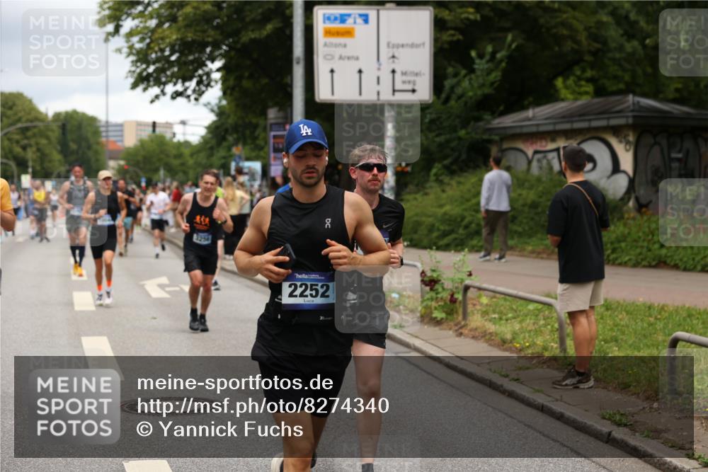 29.06.2025 - hella hamburg halbmarathon Yannick Fuchs http://msf.ph/oto/8274340 29.06.2025 10:49:17 20KM 1120, 1143, 1179, 1834, 2029, 2252, 2448, 2612, 3037, 3256, 4249, 4616, 4868, 4897, 5021, 5643, 6355, 6891, 7147, 7221, 8573, 8618, 8691, 10044, 10188, 10582, 11231, 11568, 12248, 12483, 12544, 12545, 12584, 13234, 13236, 13470, 14750, 14845, 14909, 15300, 15584, 15854, 15868, 15896, 16108, 16110, 16213, 16334, 16609, 17133, 17603, 17940, 18031, 18190, 18290, 19047 meine-sportfotos.de