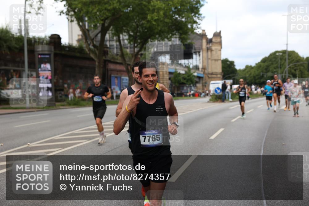 29.06.2025 - hella hamburg halbmarathon Yannick Fuchs http://msf.ph/oto/8274357 29.06.2025 10:37:12 20KM 1353, 1675, 1700, 1735, 2233, 4235, 5011, 5124, 5436, 7035, 7448, 7734, 7765, 7865, 9364, 9371, 9534, 9833, 10216, 10469, 11907, 12839, 13446, 14226, 14447, 14560, 14813, 15095, 15175, 15255, 15297, 15301, 15328, 15535, 16295, 16333, 16660, 16677, 17000, 17177, 17733, 17864, 17911, 18004, 18275, 18304, 18559, 18632, 18659, 18680, 18920 meine-sportfotos.de