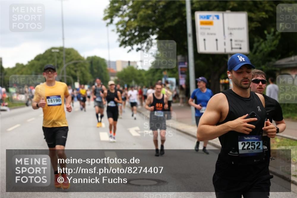 29.06.2025 - hella hamburg halbmarathon Yannick Fuchs http://msf.ph/oto/8274407 29.06.2025 10:49:17 20KM 1120, 1143, 1179, 1834, 2029, 2252, 2448, 2612, 3037, 3256, 4249, 4616, 4868, 4897, 5021, 5643, 6355, 6891, 7147, 7221, 8573, 8618, 8691, 10044, 10188, 10582, 11231, 11568, 12248, 12483, 12544, 12545, 12584, 13234, 13236, 13470, 14750, 14845, 14909, 15300, 15584, 15854, 15868, 15896, 16108, 16110, 16213, 16334, 16609, 17133, 17603, 17940, 18031, 18190, 18290, 19047 meine-sportfotos.de
