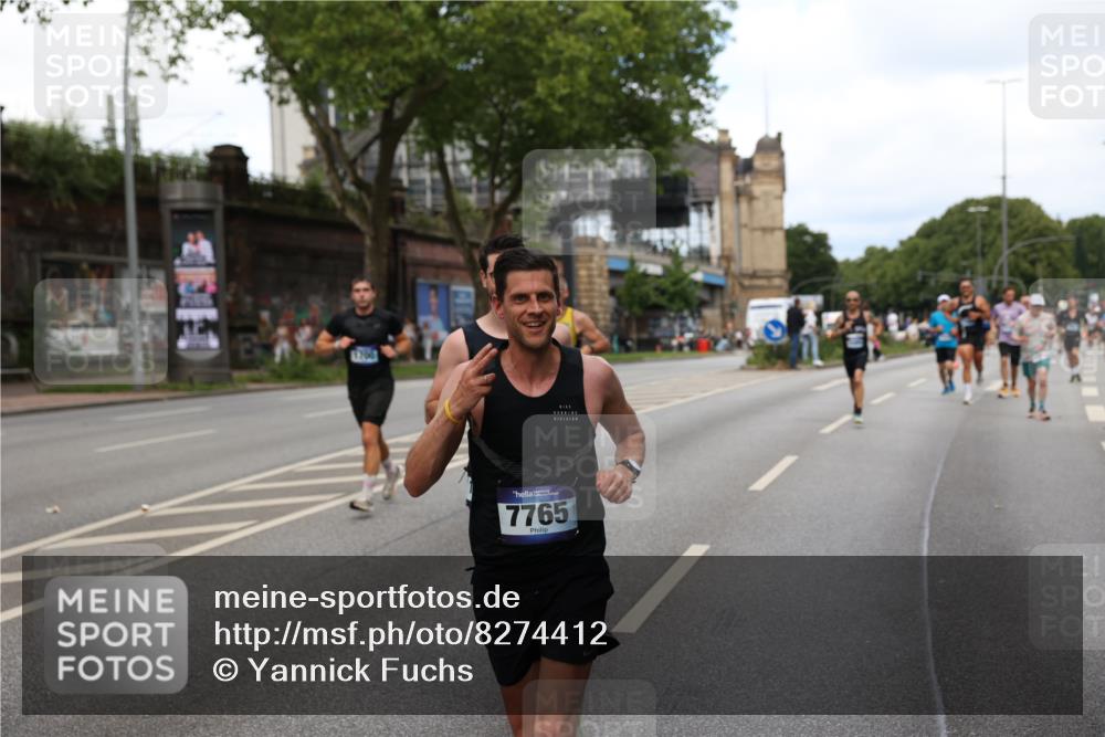 29.06.2025 - hella hamburg halbmarathon Yannick Fuchs http://msf.ph/oto/8274412 29.06.2025 10:37:12 20KM 1353, 1675, 1700, 1735, 2233, 4235, 5011, 5124, 5436, 7035, 7448, 7734, 7765, 7865, 9364, 9371, 9534, 9833, 10216, 10469, 11907, 12839, 13446, 14226, 14447, 14560, 14813, 15095, 15175, 15255, 15297, 15301, 15328, 15535, 16295, 16333, 16660, 16677, 17000, 17177, 17733, 17864, 17911, 18004, 18275, 18304, 18559, 18632, 18659, 18680, 18920 meine-sportfotos.de