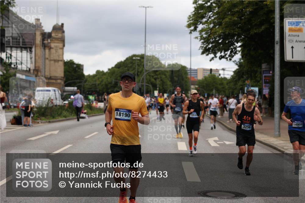 29.06.2025 - hella hamburg halbmarathon Yannick Fuchs http://msf.ph/oto/8274433 29.06.2025 10:49:17 20KM 1120, 1143, 1179, 1834, 2029, 2252, 2448, 2612, 3037, 3256, 4249, 4616, 4868, 4897, 5021, 5643, 6355, 6891, 7147, 7221, 8573, 8618, 8691, 10044, 10188, 10582, 11231, 11568, 12248, 12483, 12544, 12545, 12584, 13234, 13236, 13470, 14750, 14845, 14909, 15300, 15584, 15854, 15868, 15896, 16108, 16110, 16213, 16334, 16609, 17133, 17603, 17940, 18031, 18190, 18290, 19047 meine-sportfotos.de