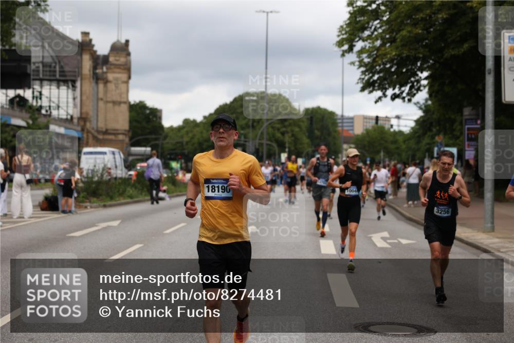 29.06.2025 - hella hamburg halbmarathon Yannick Fuchs http://msf.ph/oto/8274481 29.06.2025 10:49:18 20KM 1120, 1143, 1179, 1834, 2029, 2252, 2448, 2612, 3037, 3256, 4249, 4616, 4897, 5021, 5643, 6355, 6891, 7147, 7221, 7976, 8573, 8618, 8691, 10044, 10188, 10582, 11231, 11568, 12248, 12483, 12544, 12545, 13234, 13236, 13470, 14750, 14845, 14909, 15300, 15584, 15854, 15868, 15896, 16108, 16110, 16213, 16334, 16609, 17133, 17603, 17940, 18031, 18190, 18290, 19047 meine-sportfotos.de