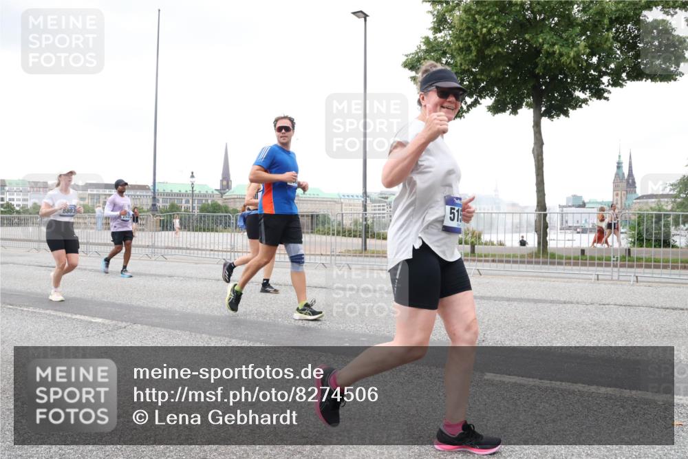 29.06.2025 - hella hamburg halbmarathon Lena Gebhardt http://msf.ph/oto/8274506 29.06.2025 10:54:34 Lombardsbrücke 8803, 51, 1198, 1762, 1779, 1822, 1949, 2084, 2244, 2532, 2566, 2586, 2600, 2632, 2761, 3187, 3188, 3364, 3761, 3795, 3857, 4323, 4685, 4720, 4971, 5157, 5185, 5216, 5309, 5500, 5514, 5804, 5817, 5882, 5933, 5993, 6023, 6279, 6468, 6982, 6987, 6988, 7498, 7670, 7874, 7946, 7986, 8012, 8186, 8801, 8803, 8867, 9130, 9203, 9521, 10207, 10331, 10471, 11033, 11226, 11287, 11354, 11567, 11569, 11785, 12240, 12268, 12270, 12930, 13272, 13283, 13944, 13945 meine-sportfotos.de