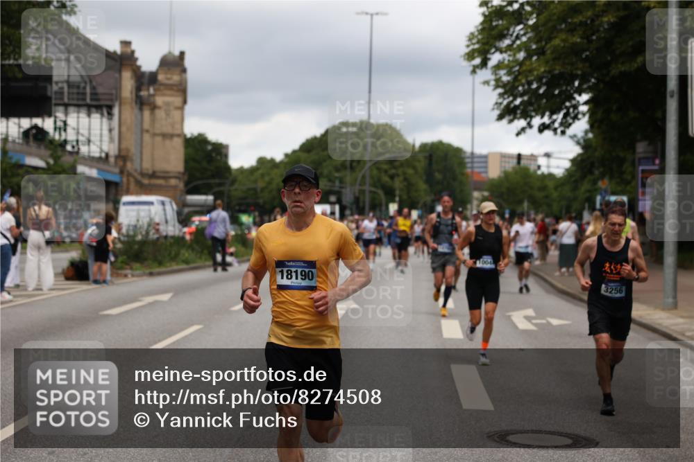 29.06.2025 - hella hamburg halbmarathon Yannick Fuchs http://msf.ph/oto/8274508 29.06.2025 10:49:18 20KM 1120, 1143, 1179, 1834, 2029, 2252, 2448, 2612, 3037, 3256, 4249, 4616, 4897, 5021, 5643, 6355, 6891, 7147, 7221, 7976, 8573, 8618, 8691, 10044, 10188, 10582, 11231, 11568, 12248, 12483, 12544, 12545, 13234, 13236, 13470, 14750, 14845, 14909, 15300, 15584, 15854, 15868, 15896, 16108, 16110, 16213, 16334, 16609, 17133, 17603, 17940, 18031, 18190, 18290, 19047 meine-sportfotos.de