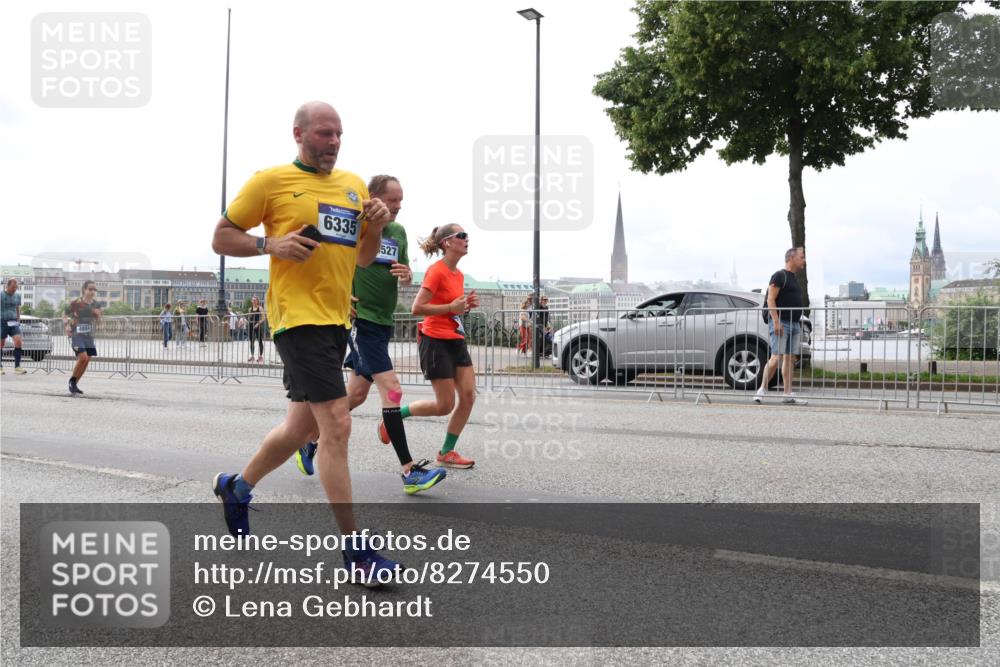 29.06.2025 - hella hamburg halbmarathon Lena Gebhardt http://msf.ph/oto/8274550 29.06.2025 10:34:59 Lombardsbrücke 6335, 527, 1025, 1284, 1497, 1717, 1849, 2023, 2355, 2376, 2751, 3130, 3409, 3420, 4564, 4884, 5027, 5453, 5531, 6034, 6171, 6189, 6310, 6329, 6335, 6379, 6397, 6803, 6843, 7020, 7267, 7299, 7386, 7644, 7733, 7927, 8369, 8793, 9122, 9164, 9248, 9448, 9514, 10335, 10358, 10464, 10606, 10674, 11122, 11233, 11245, 11320, 11359, 11646, 11886, 12019, 12164, 12236, 12382, 12764, 15477, 16238, 16311, 16390 meine-sportfotos.de