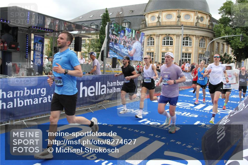 29.06.2025 - hella hamburg halbmarathon Michael Strokosch http://msf.ph/oto/8274627 29.06.2025 10:53:42 Ziel 1030, 1502, 1783, 2058, 2082, 2630, 3399, 3819, 5399, 6628, 6762, 10549, 10895, 11588, 11589, 11604, 12632, 13865, 14702, 15061, 15441, 15856, 16092, 17482, 18143, 18514, 18666, 18715 meine-sportfotos.de