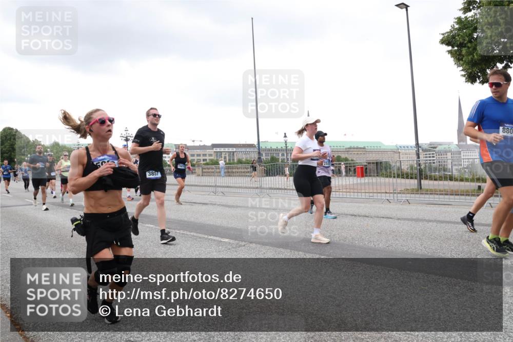 29.06.2025 - hella hamburg halbmarathon Lena Gebhardt http://msf.ph/oto/8274650 29.06.2025 10:54:35 Lombardsbrücke 2532, 3857, 880, 1198, 1762, 1779, 1822, 1949, 2084, 2244, 2532, 2566, 2586, 2600, 2632, 2761, 3187, 3188, 3364, 3761, 3795, 3857, 4720, 4971, 5157, 5185, 5216, 5309, 5500, 5514, 5817, 5882, 5933, 5993, 6023, 6279, 6982, 6987, 7498, 7670, 7874, 7946, 7986, 8012, 8186, 8801, 8803, 8867, 9130, 9203, 9521, 10207, 10331, 10471, 11033, 11226, 11287, 11354, 11567, 11569, 11785, 12240, 12268, 12270, 12930, 13272, 13283, 13944, 13945 meine-sportfotos.de