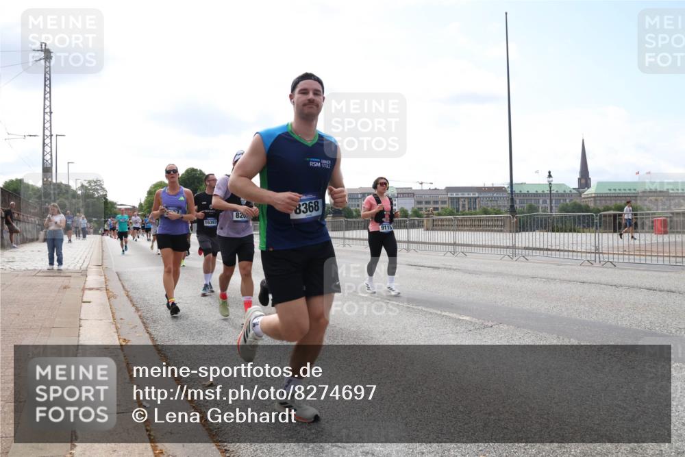 29.06.2025 - hella hamburg halbmarathon Lena Gebhardt http://msf.ph/oto/8274697 29.06.2025 10:11:29 Lombardsbrücke 1328, 1531, 1723, 1866, 1992, 2868, 3363, 3837, 4227, 4287, 5254, 5605, 5653, 7271, 7571, 8115, 8171, 8206, 8207, 8368, 8561, 8807, 8810, 9119, 9428, 10196, 10372, 10428, 11149, 11321, 11755, 12286, 12571, 12836, 13177, 13203, 13603, 13939, 14008, 14022, 14149, 15009, 15252, 15797, 15908, 15945, 16383, 17080, 17142, 17500, 17787, 17866, 18278, 18382, 19172, 19241 meine-sportfotos.de