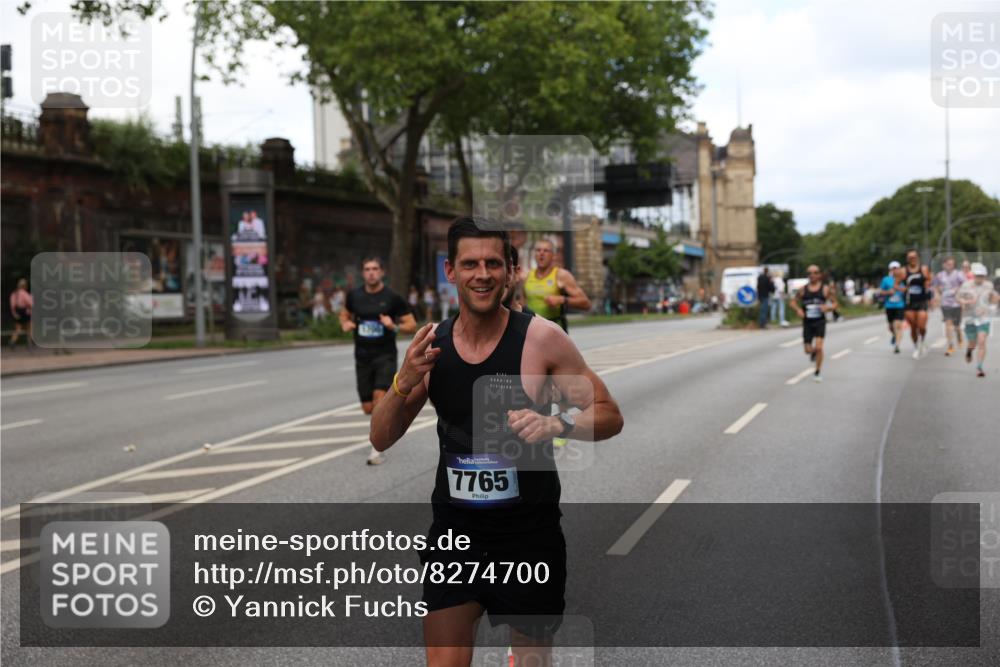 29.06.2025 - hella hamburg halbmarathon Yannick Fuchs http://msf.ph/oto/8274700 29.06.2025 10:37:12 20KM 1353, 1675, 1700, 1735, 2233, 4235, 5011, 5124, 5436, 7035, 7448, 7734, 7765, 7865, 9364, 9371, 9534, 9833, 10216, 10469, 11907, 12839, 13446, 14226, 14447, 14560, 14813, 15095, 15175, 15255, 15297, 15301, 15328, 15535, 16295, 16333, 16660, 16677, 17000, 17177, 17733, 17864, 17911, 18004, 18275, 18304, 18559, 18632, 18659, 18680, 18920 meine-sportfotos.de