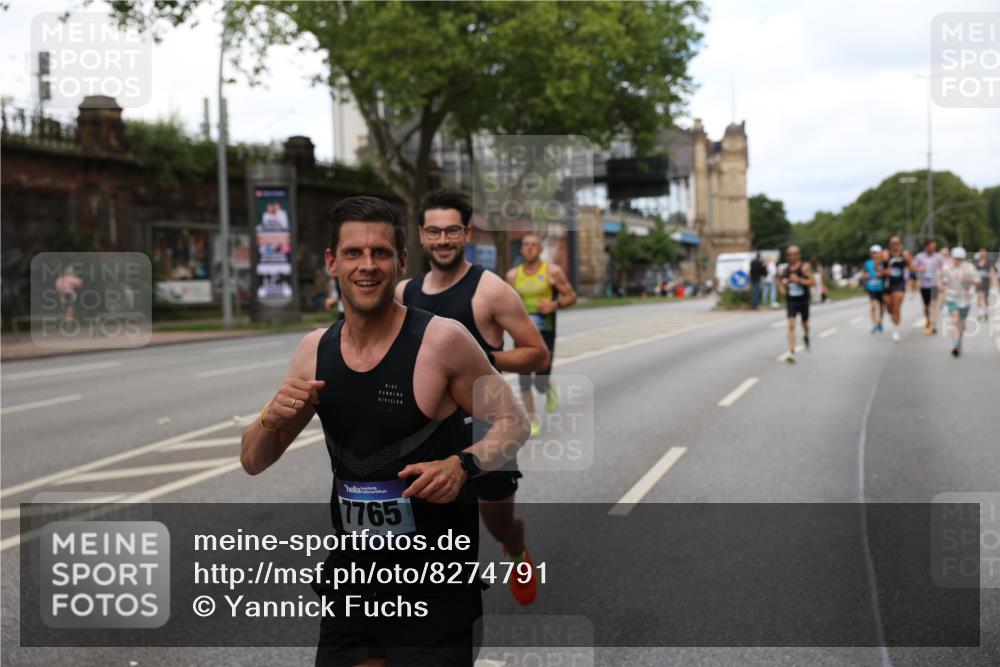 29.06.2025 - hella hamburg halbmarathon Yannick Fuchs http://msf.ph/oto/8274791 29.06.2025 10:37:13 20KM 1353, 1675, 1700, 1735, 2233, 4235, 5011, 5124, 5436, 5477, 7035, 7448, 7734, 7765, 7865, 9364, 9371, 9534, 9833, 10216, 10469, 11907, 12839, 13446, 14226, 14447, 14560, 14813, 15095, 15175, 15255, 15297, 15301, 15328, 15535, 16295, 16333, 16660, 16677, 17000, 17177, 17733, 17864, 17911, 18004, 18275, 18304, 18559, 18632, 18659, 18680 meine-sportfotos.de