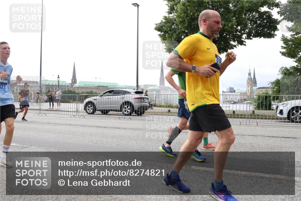 29.06.2025 - hella hamburg halbmarathon Lena Gebhardt http://msf.ph/oto/8274821 29.06.2025 10:35:00 Lombardsbrücke 7344, 1025, 1284, 1497, 1717, 1849, 2023, 2355, 2376, 2751, 3130, 3409, 3420, 3828, 4564, 4884, 5027, 5453, 5531, 6034, 6189, 6310, 6335, 6379, 6397, 6471, 6803, 6843, 7020, 7267, 7299, 7386, 7644, 7733, 7927, 8369, 8793, 9122, 9164, 9248, 9448, 9514, 10335, 10358, 10464, 10606, 10674, 11122, 11233, 11245, 11320, 11359, 11646, 11886, 12019, 12062, 12164, 12236, 12382, 12764, 15477, 16238, 16311, 16390 meine-sportfotos.de