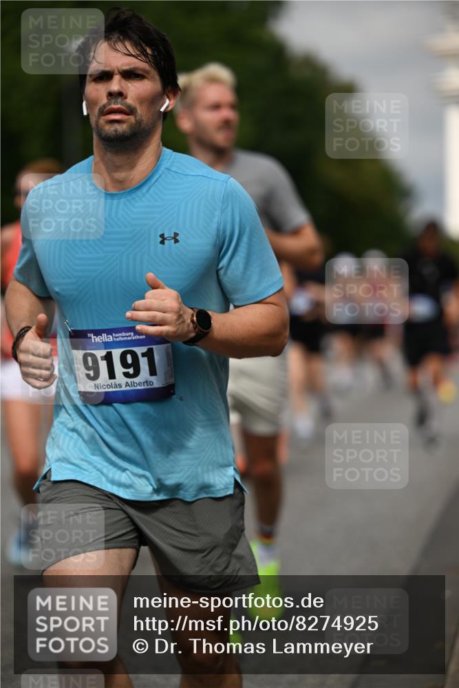 29.06.2025 - hella hamburg halbmarathon Dr. Thomas Lammeyer http://msf.ph/oto/8274925 29.06.2025 10:15:31 Kennedybrücke 1166, 1531, 1866, 1992, 2661, 4227, 5254, 5379, 5990, 5991, 7571, 8368, 9169, 9191, 10042, 10372, 10428, 11321 meine-sportfotos.de