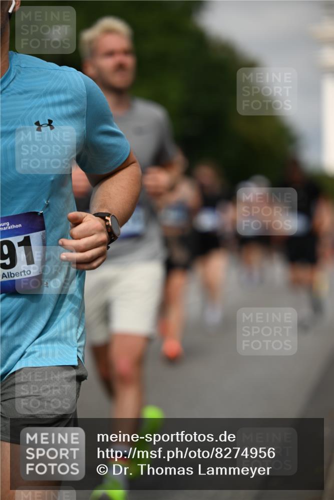 29.06.2025 - hella hamburg halbmarathon Dr. Thomas Lammeyer http://msf.ph/oto/8274956 29.06.2025 10:15:32 Kennedybrücke 1166, 1531, 1866, 1992, 2661, 4227, 5254, 5379, 5990, 5991, 7571, 8368, 9169, 9191, 10042, 10372, 10428, 11321 meine-sportfotos.de