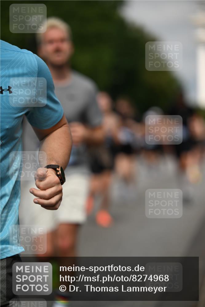 29.06.2025 - hella hamburg halbmarathon Dr. Thomas Lammeyer http://msf.ph/oto/8274968 29.06.2025 10:15:32 Kennedybrücke 1166, 1531, 1866, 1992, 2661, 4227, 5254, 5379, 5990, 5991, 7571, 8368, 9169, 9191, 10042, 10372, 10428, 11321 meine-sportfotos.de