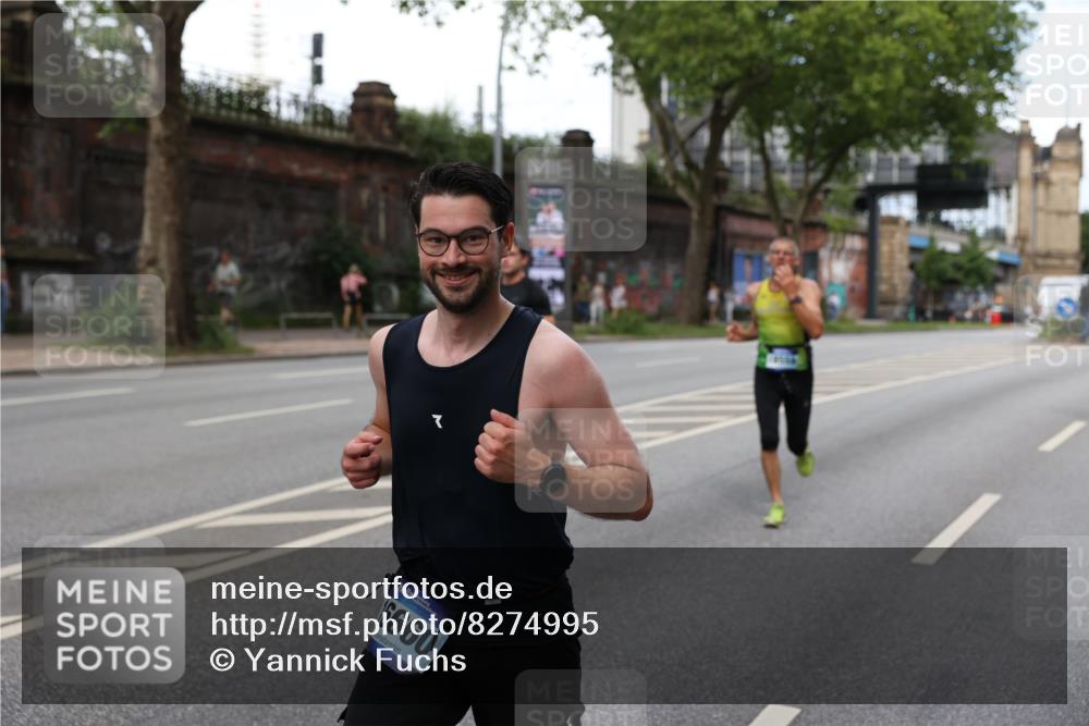 29.06.2025 - hella hamburg halbmarathon Yannick Fuchs http://msf.ph/oto/8274995 29.06.2025 10:37:13 20KM 1353, 1675, 1700, 1735, 2233, 4235, 5011, 5124, 5436, 5477, 7035, 7448, 7734, 7765, 7865, 9364, 9371, 9534, 9833, 10216, 10469, 11907, 12839, 13446, 14226, 14447, 14560, 14813, 15095, 15175, 15255, 15297, 15301, 15328, 15535, 16295, 16333, 16660, 16677, 17000, 17177, 17733, 17864, 17911, 18004, 18275, 18304, 18559, 18632, 18659, 18680 meine-sportfotos.de