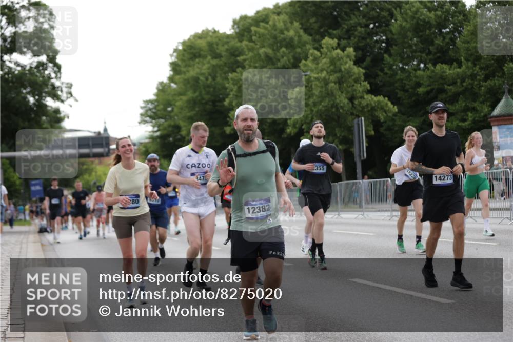 29.06.2025 - hella hamburg halbmarathon Jannik Wohlers http://msf.ph/oto/8275020 29.06.2025 10:34:22 Lombardsbrücke 1025, 2355, 3130, 3420, 4884, 5453, 6034, 6310, 6335, 6379, 6843, 7020, 7299, 7386, 7733, 8369, 8793, 9122, 9164, 9448, 9514, 10335, 10674, 11122, 11245, 11646, 12019, 12164, 12236, 12382, 12764, 13311, 13416, 13471, 13473, 14273, 14527, 15310, 15380, 15477, 15984, 16311, 16390, 17412, 18892 meine-sportfotos.de