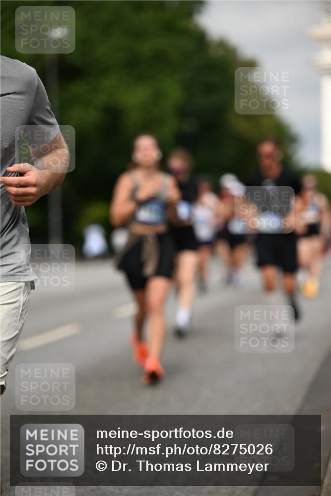 29.06.2025 - hella hamburg halbmarathon Dr. Thomas Lammeyer http://msf.ph/oto/8275026 29.06.2025 10:15:33 Kennedybrücke 1166, 1866, 1992, 2661, 4227, 5254, 5379, 5990, 5991, 7571, 8368, 9169, 9191, 10042, 10372, 10428, 11321 meine-sportfotos.de